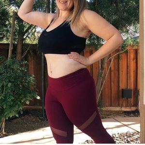 Maroon workout leggings 3/4th length with mesh